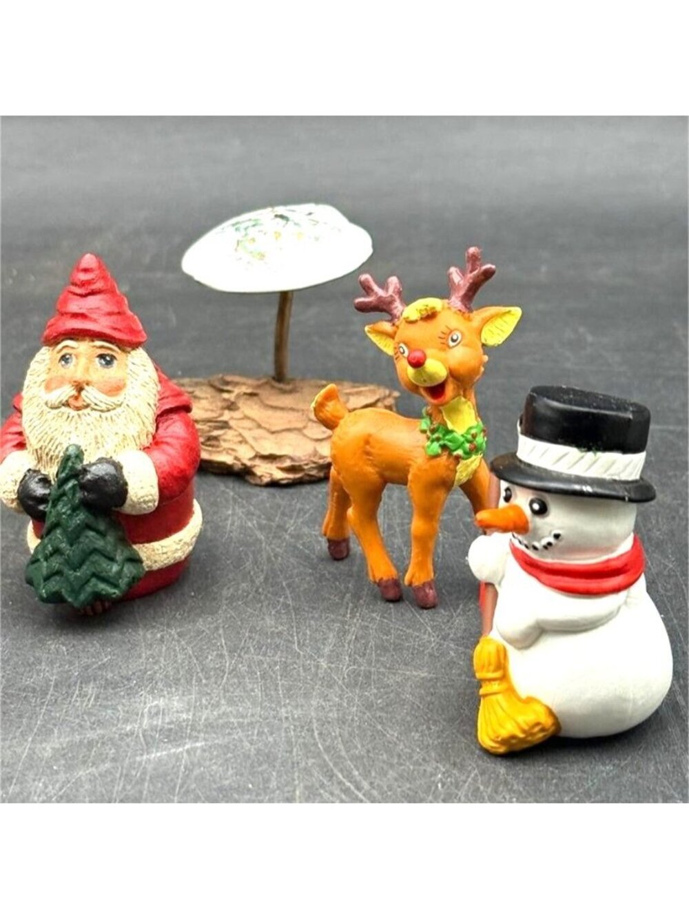 Wallace Berrie Vintage Christmas Figurine Set of 8, Made in Portugal, 1980s - Picture 4 of 8